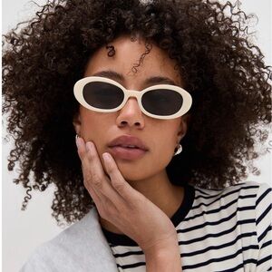 NIB | Elisa Johnson LYRIC LEIGH Sunglasses